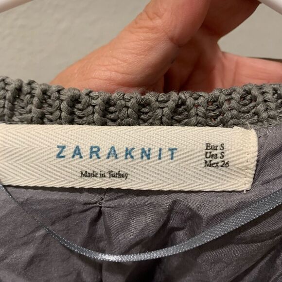 Zaraknits size Small - Picture 3 of 3